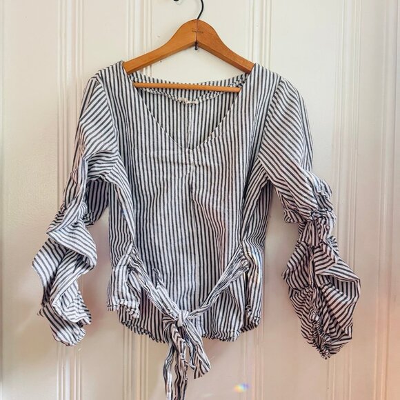 Ultra Flirt Juniors Ruffle Sleeved Tie Front Blouse Striped Size M - Picture 1 of 7